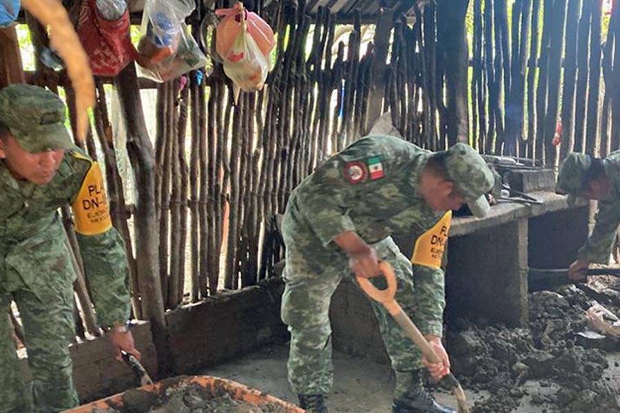 Continúan desaparecidas 5 personas tras paso de 'Agatha' en Oaxaca: Murat