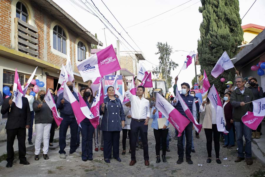 Inició Eduardo Rivera pavimentación con el programa “Construyendo Contigo”