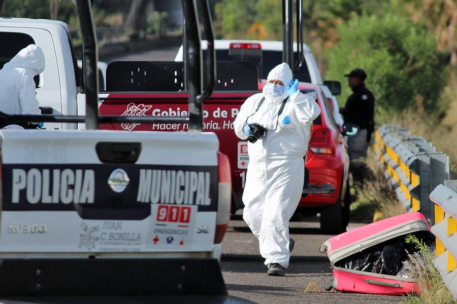 Encontraron restos humanos dentro de una maleta en Juan C. Bonilla