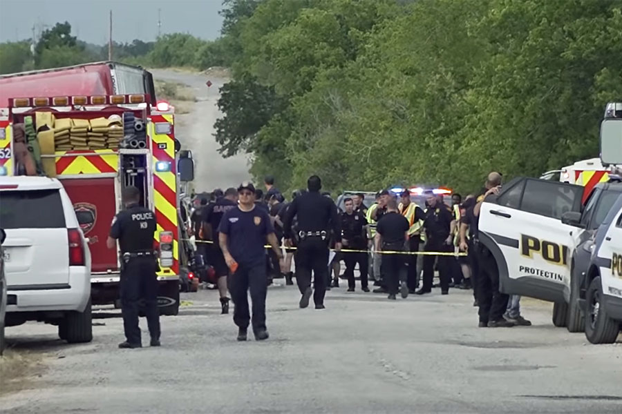 Subió a 53 el número de migrantes muertos en tráiler de Texas