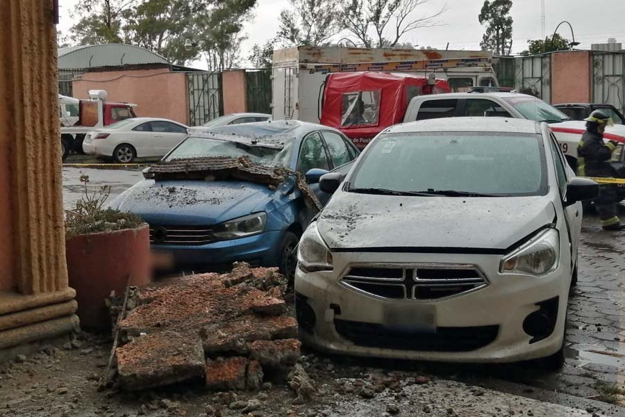 Se desplomó parte del techo de El Campanario