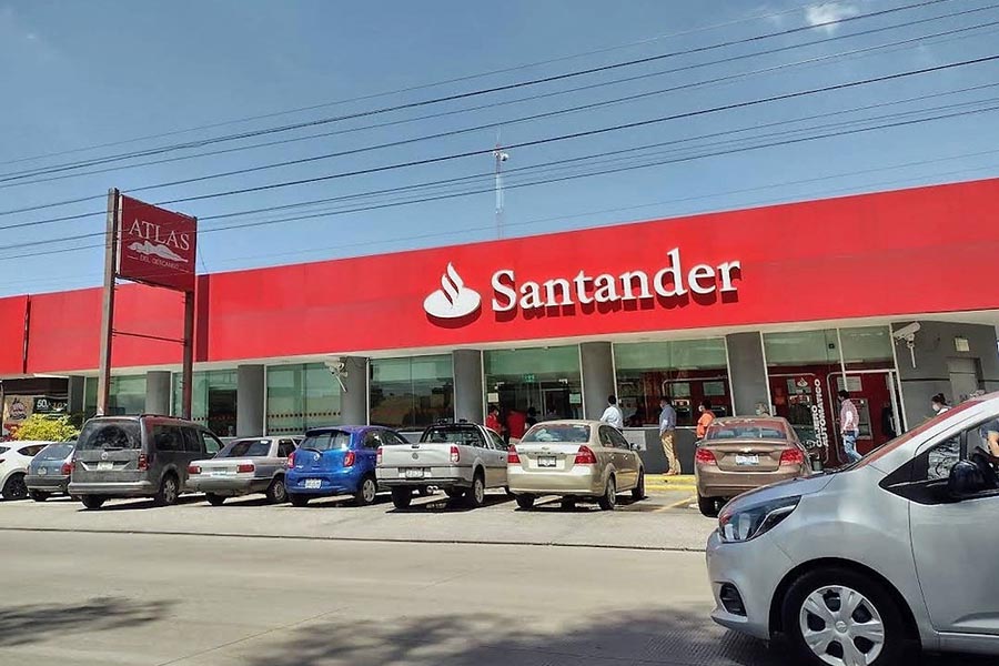 Asaltaron banco Santander de Plaza San Pedro