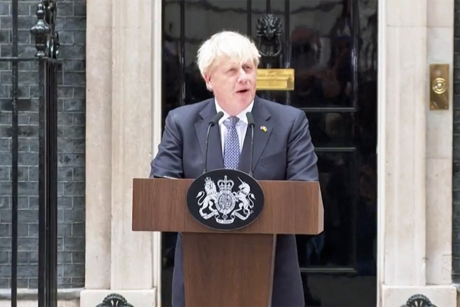 Boris Johnson renuncia como primer ministro británico