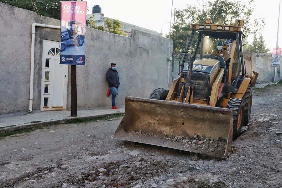 Inicia Ayuntamiento de Puebla adoquinamiento en Totimehuacán