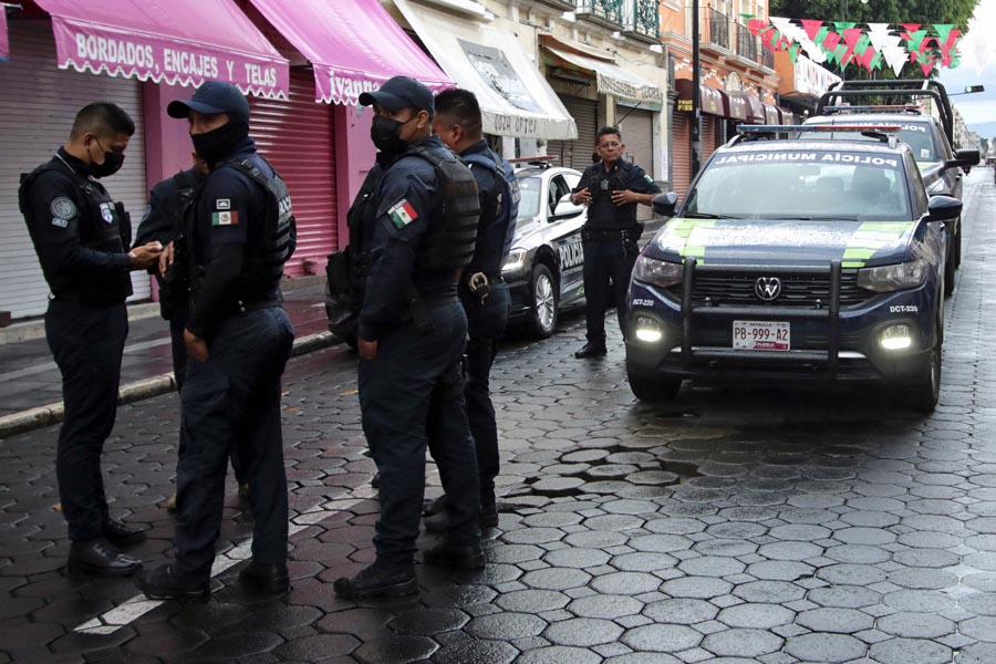 Con operativo policía impidió instalación de ambulantes en el CH