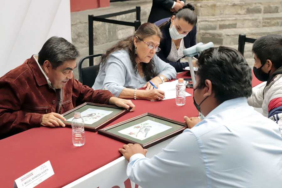 Recalca Barbosa apoyo del gobierno estatal a educación y ciencia en “Martes Ciudadano”