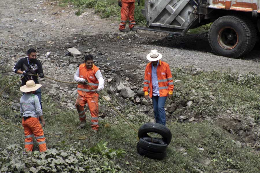 OOSL retira más de tres toneladas de residuos sólidos de puente negro