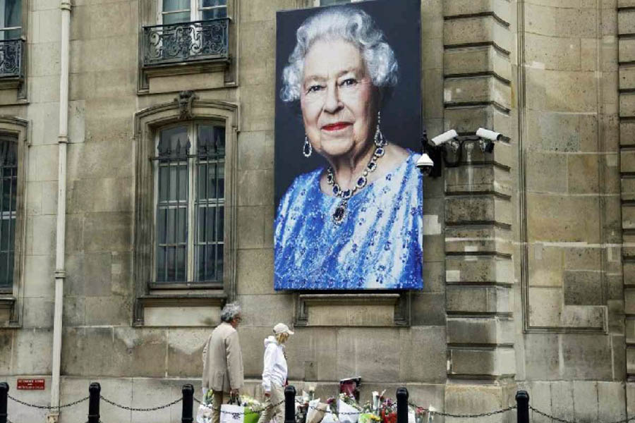 La reina Isabel murió de 'vejez', según su certificado de defunción