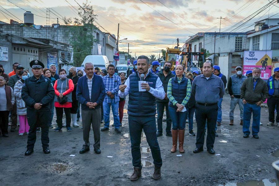 Ayuntamiento de Puebla continúa con la rehabilitación de más calles; ahora en la 103 a oriente, al sur de la ciudad