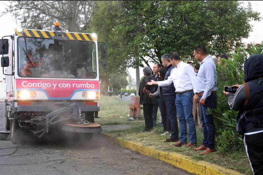 Ayuntamiento de Puebla limpió más de 3 mil kilómetros en el primer mes del programa limpieza urbana integral