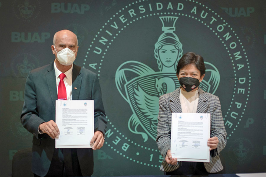 BUAP y Universidad de Camagüey conmemoran 30 años de colaboración académica