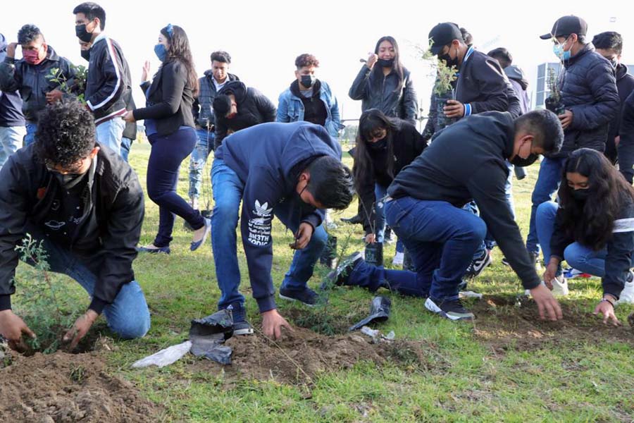 Apoyan universitarios de Amozoc a productores y al medio ambiente: SEP