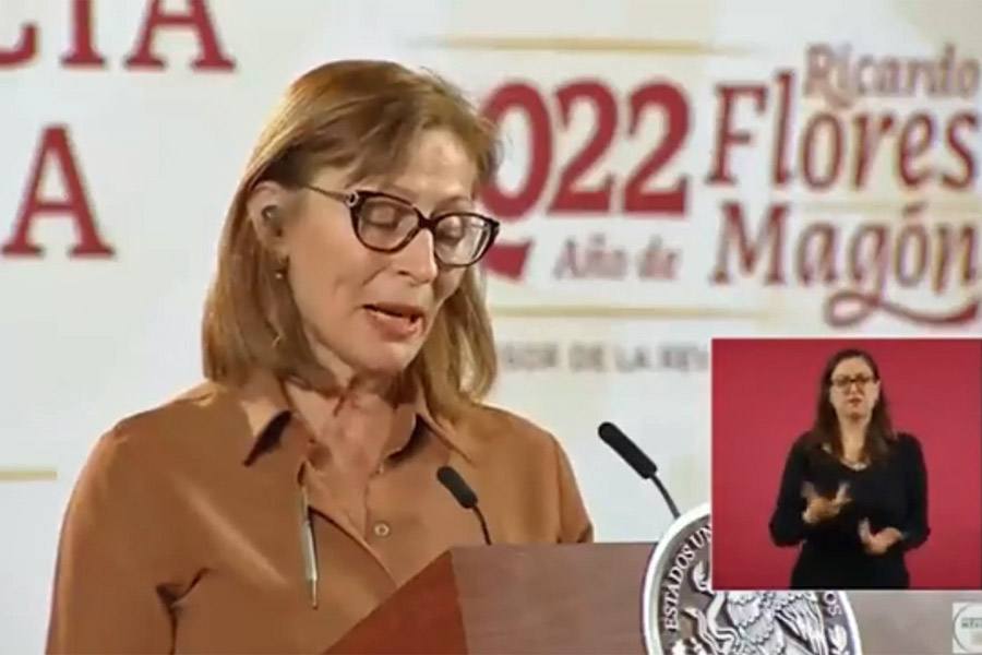 Tatiana Clouthier llora al renunciar a la Secretaría de Economía; 'gracias presidente'