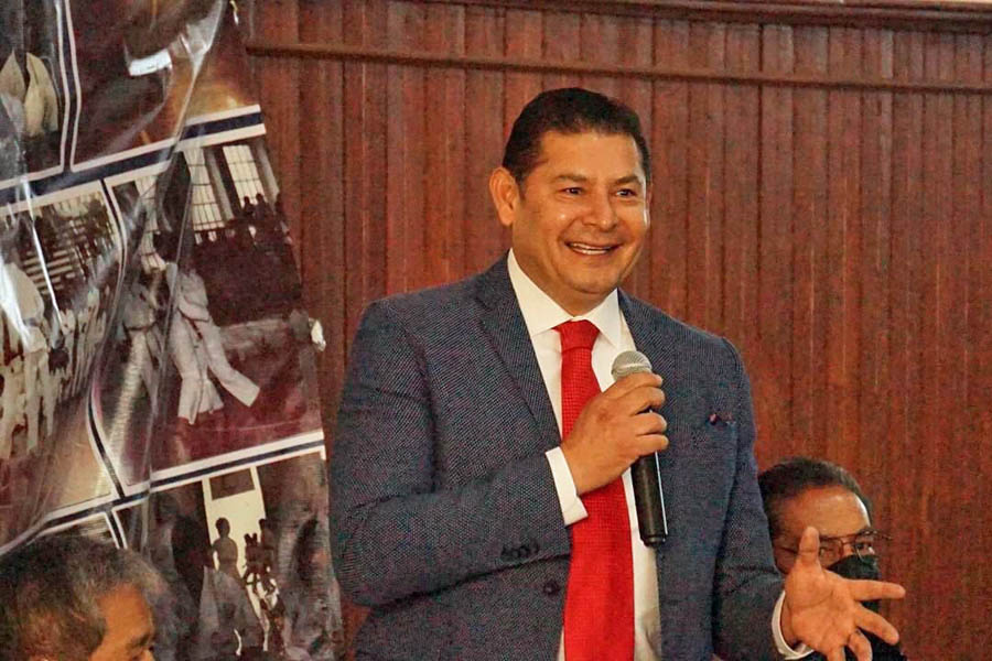 Se destapa Alejandro Armenta, va por la gubernatura de Puebla