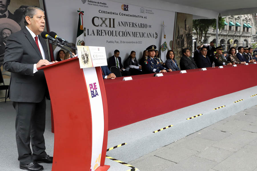 Conmemora Puebla aniversario de la Revolución Mexicana; MBH preside ceremonia y desfile