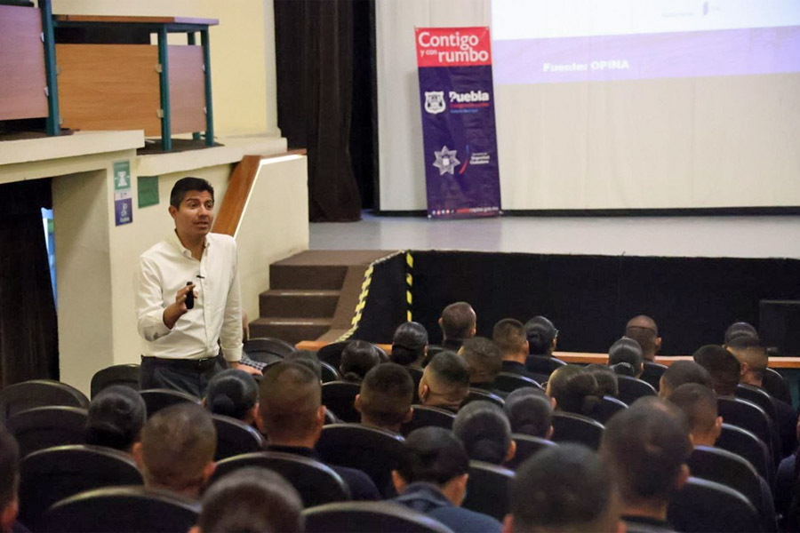 Eduardo Rivera imparte conferencia ‘liderazgo para servir y proteger’