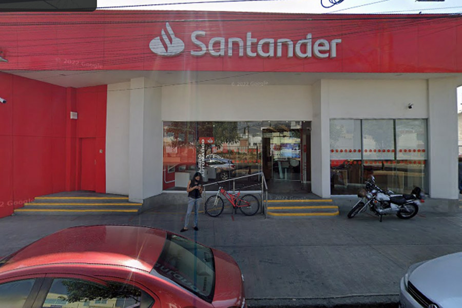 Sujetos roban banco Santander en la colonia El Mirador