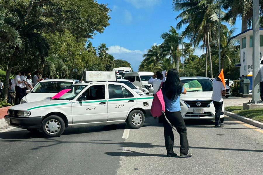 Ante problemática de taxistas en Cancún, ‘se está exagerando’: López Obrador