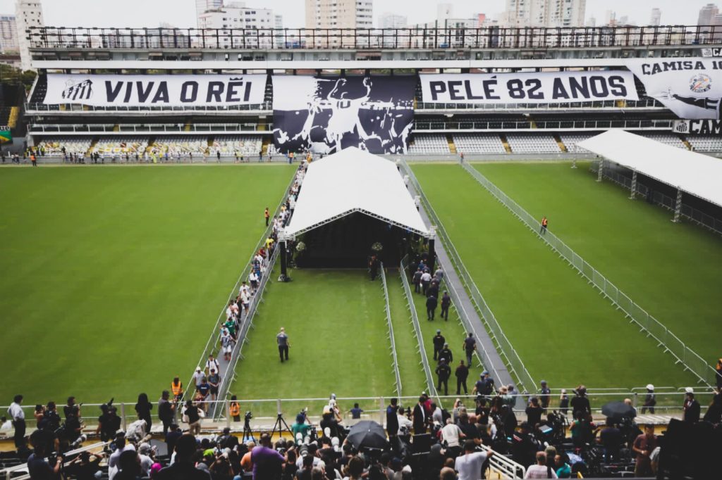 En Brasil inicia el velorio público de Pelé, el astro del futbol