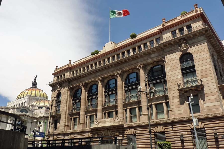 Banxico, ortodoxo; inflación no es alarmante: López Obrador