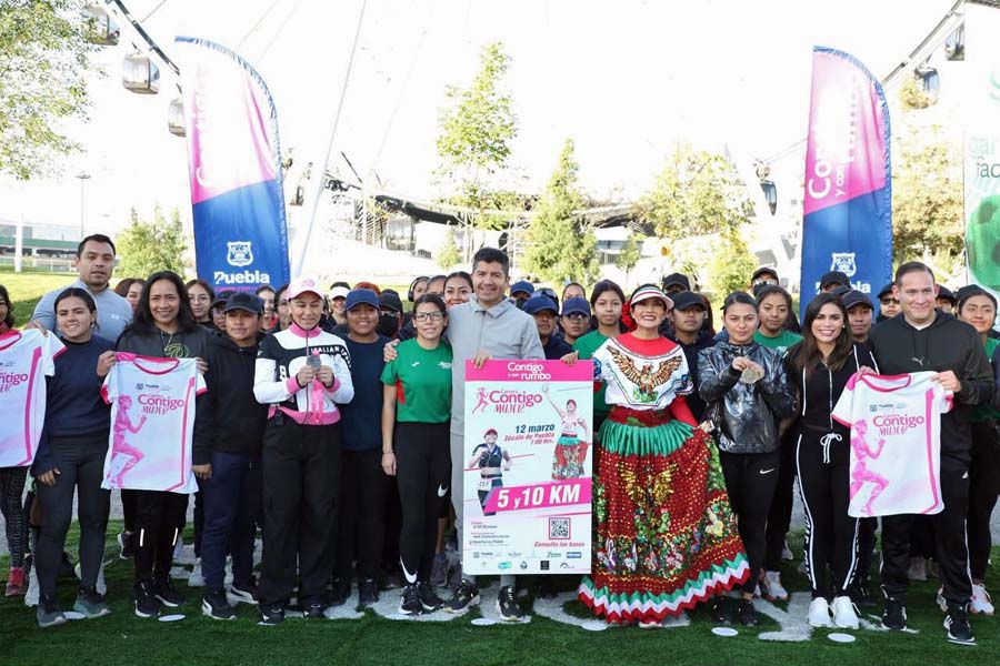 Ayuntamiento de Puebla presenta medalla y playera de la carrera Contigo Mujer