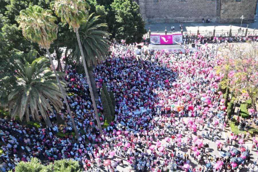 En Puebla marchan para defender al INE y rechazar Plan B