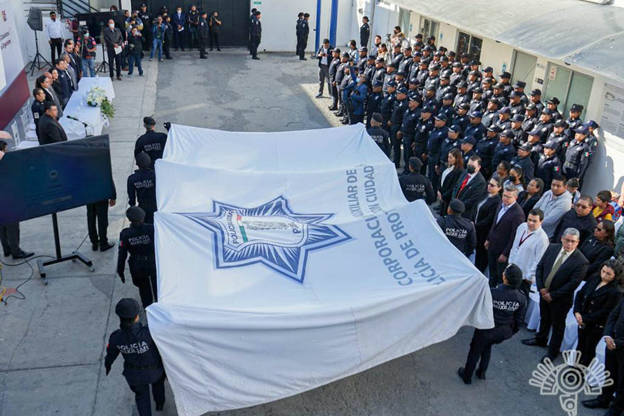 Dan aumento salarial a elementos de la policía auxiliar