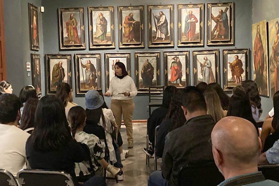 Alumnos del Instituto Tecnológico y de Estudios Superiores de Occidente (ITESO) visitan la BUAP