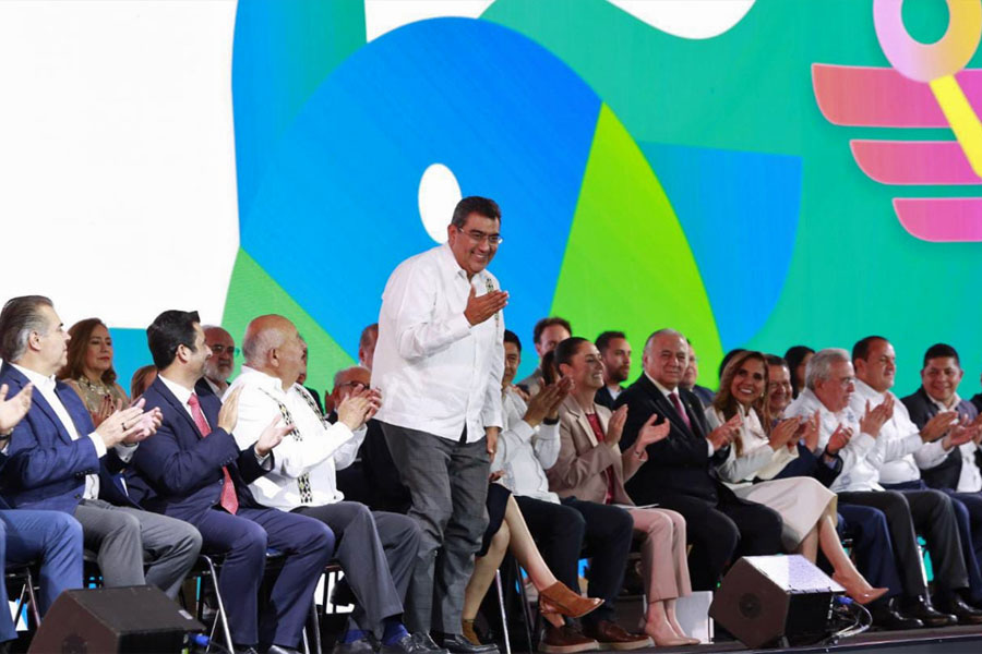 Promueve Sergio Salomón oferta turística de Puebla en “Tianguis Turístico 2023”