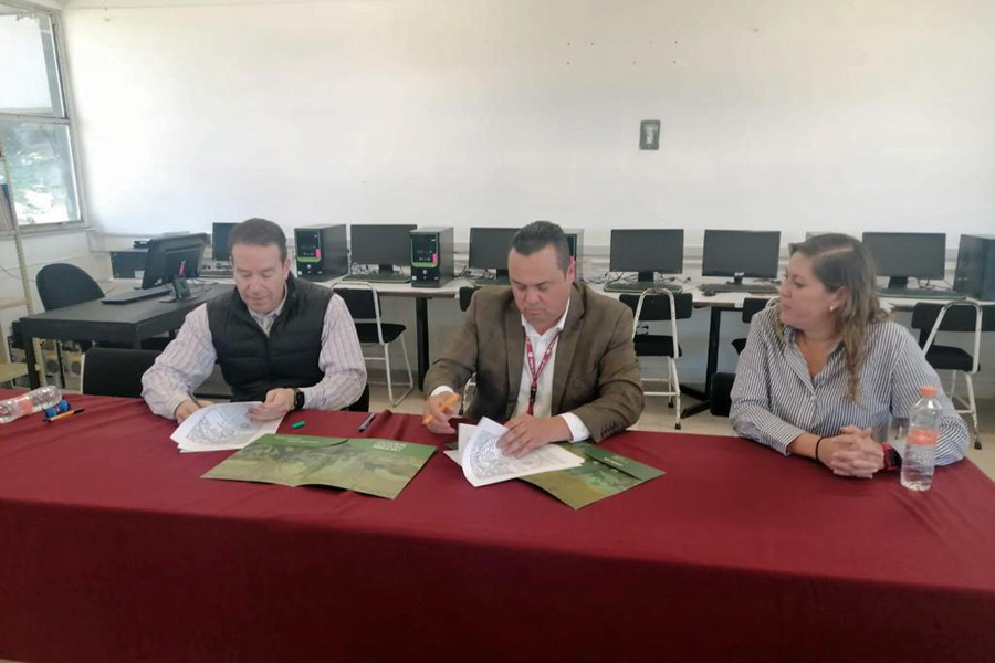 Firma convenio de colaboración CBTIS 44 de Teziutlán con la ELDP