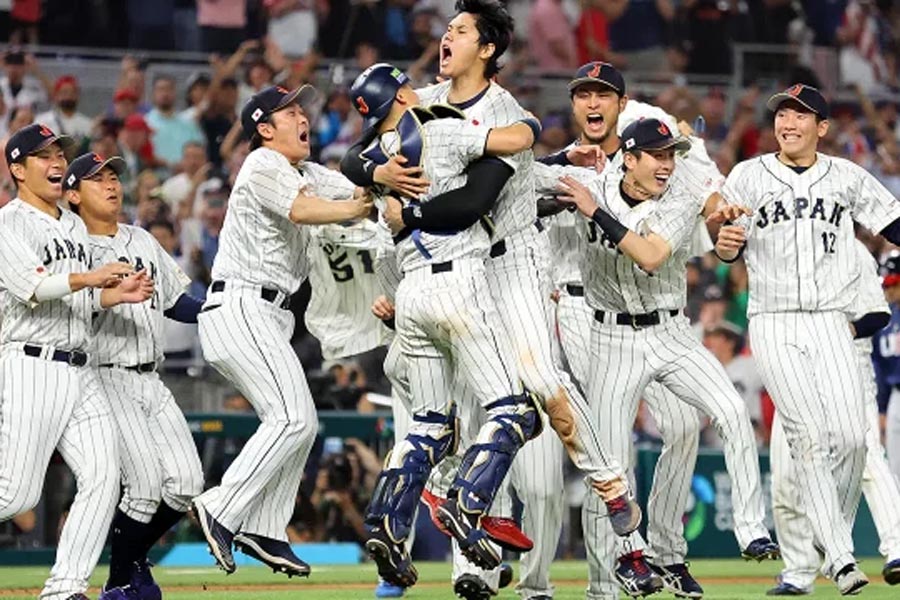 Japón derrota a EU y se proclama tricampeón invicto del Mundial de béisbol