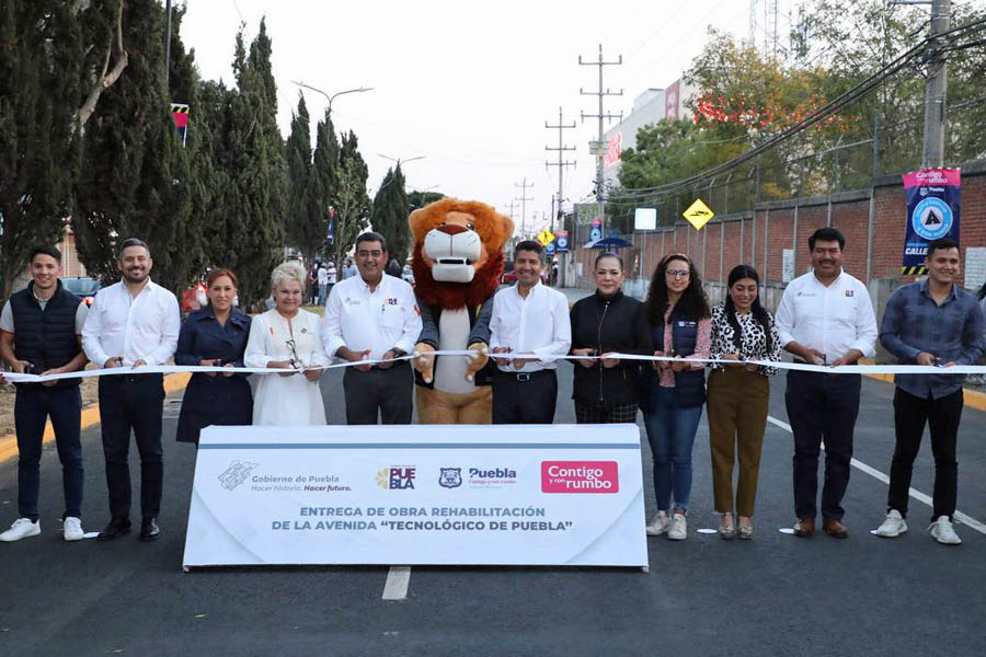 Entrega Ayuntamiento de Puebla rehabilitación de la Avenida Tecnológico