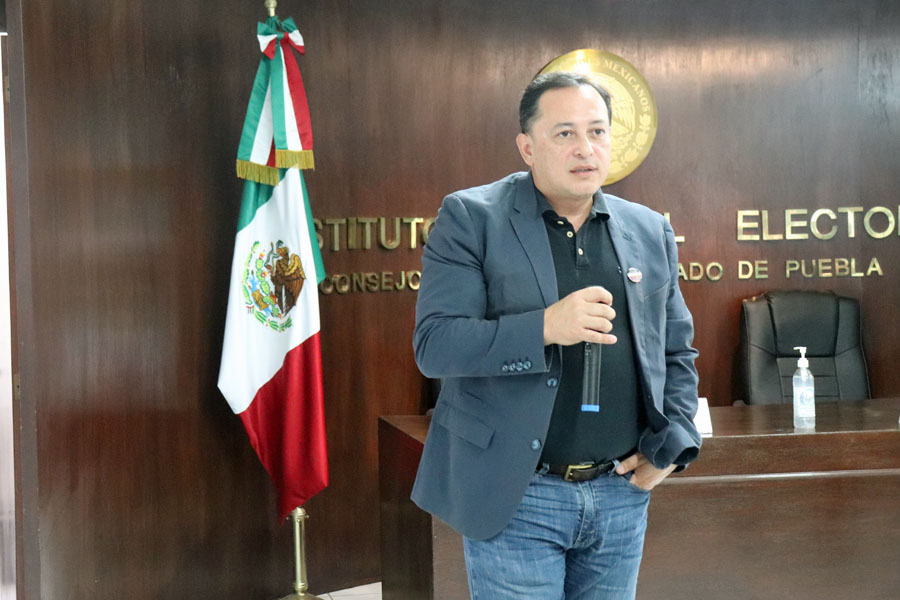 Asume Edgar H. Arias Alba vocalía ejecutiva en el INE Puebla