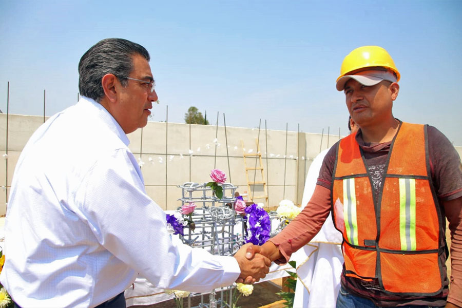 Destaca Sergio Salomón papel de los trabajadores de la construcción en la economía poblana