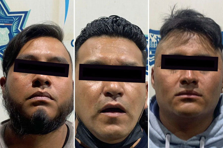 Policía municipal de Puebla detiene a tres hombres por robo a pasajeros de la ruta 54