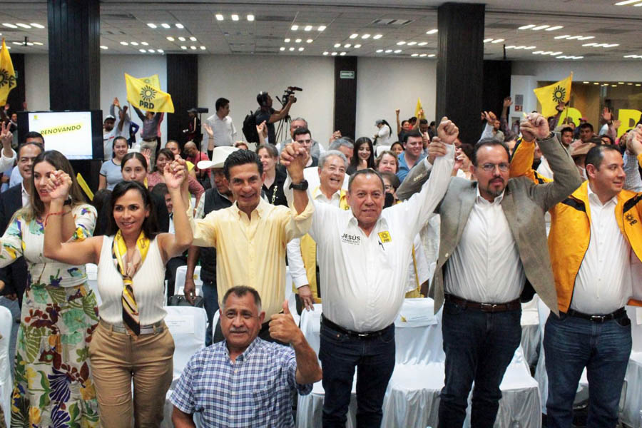 Liderazgos del PRD respaldan a Carlos Martínez Amador rumbo a la gubernatura de Puebla