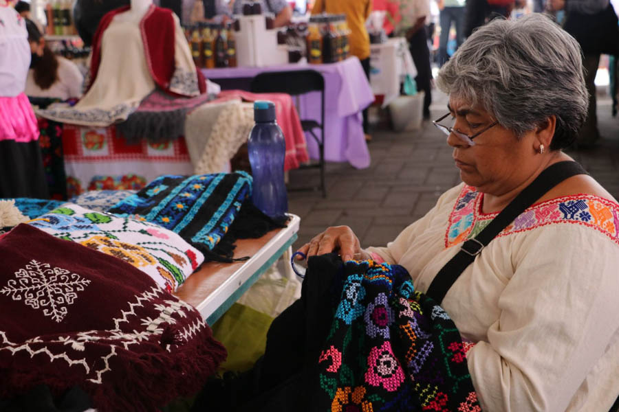 En abril, crecen en Puebla remuneraciones al personal en comercio y servicios: Economía