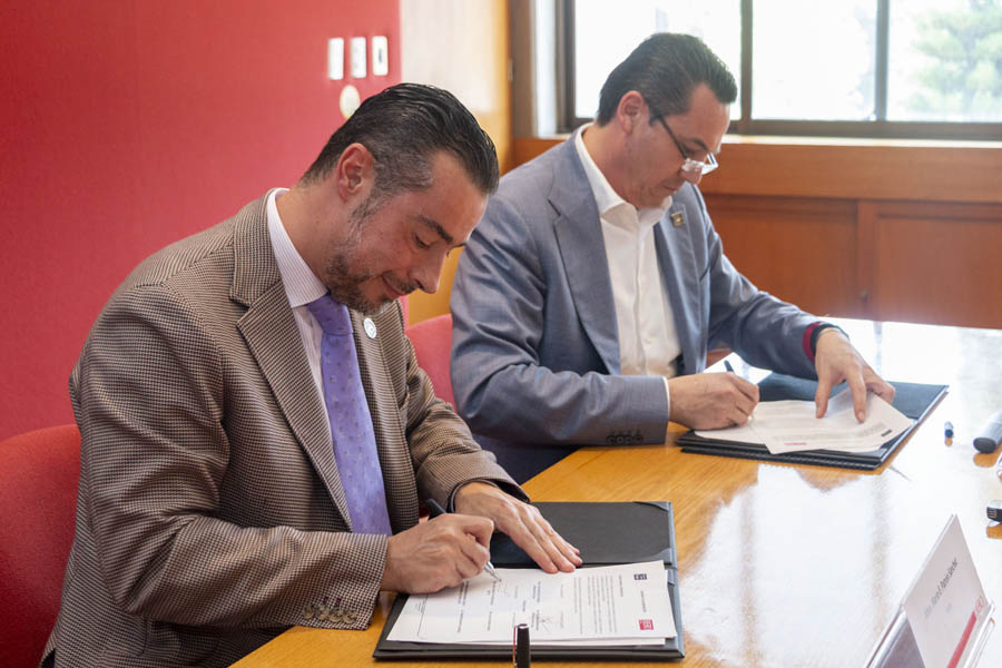 IBERO Puebla firma convenio con la Fundación Familia Serdán