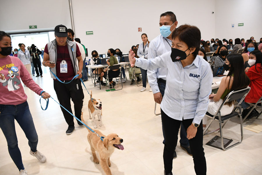 Rectora María Lilia Cedillo Ramírez supervisa aplicación del Examen General de Admisión a la BUAP