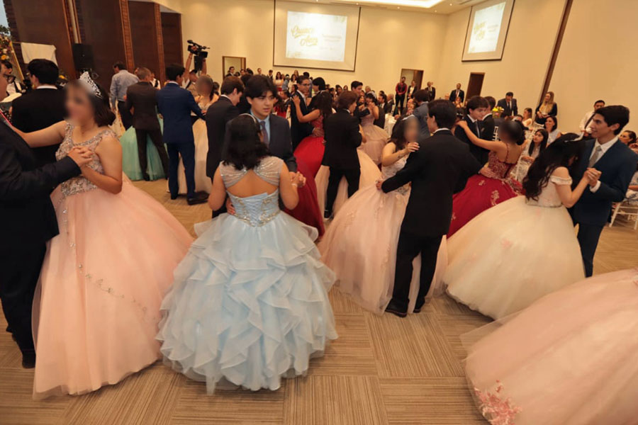 Celebra SEDIF a quinceañeras de Casa del Adolescente