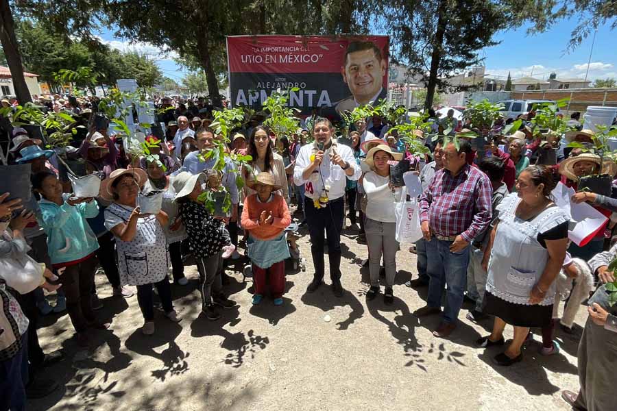 Entendemos las carencias sociales y trabajamos en la solución por amor a Puebla: Armenta