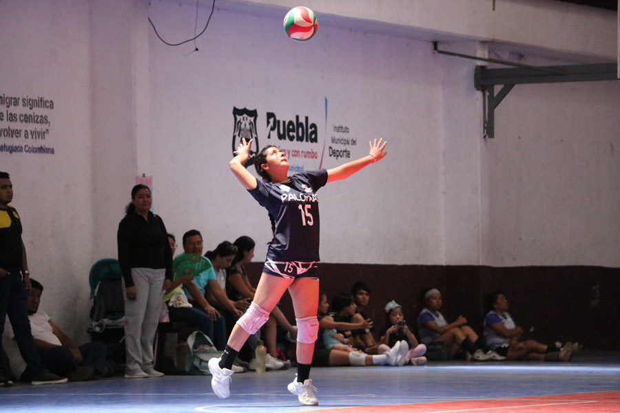 Con más de 300 participantes, inicia torneo de los barrios de voleibol en Puebla capital