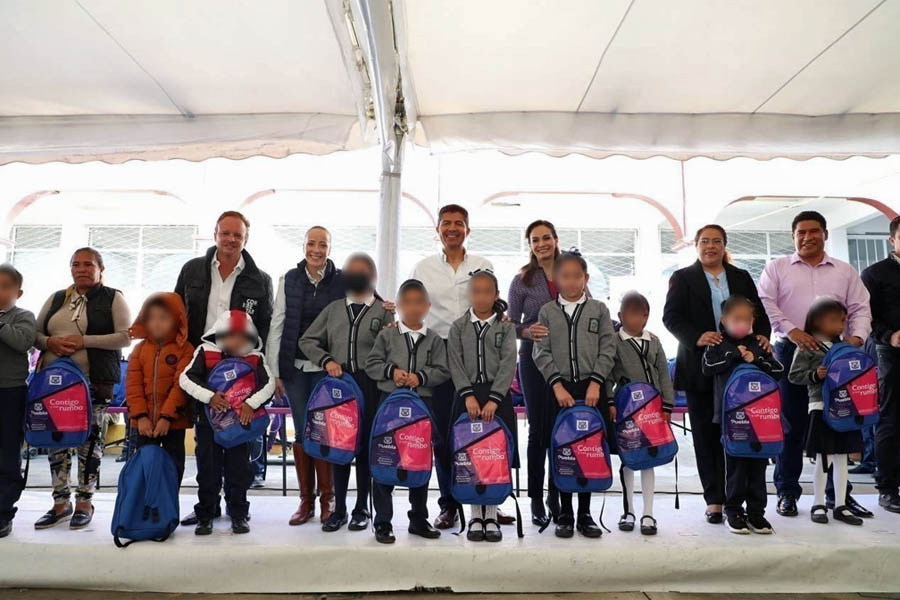 Ayuntamiento de Puebla entrega 10 mil kits de útiles escolares en juntas auxiliares