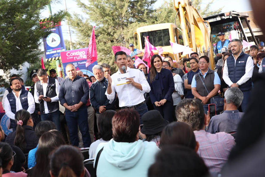 Arranca pavimentación de vialidad en la guadalupana en San Francisco Totimehuacán