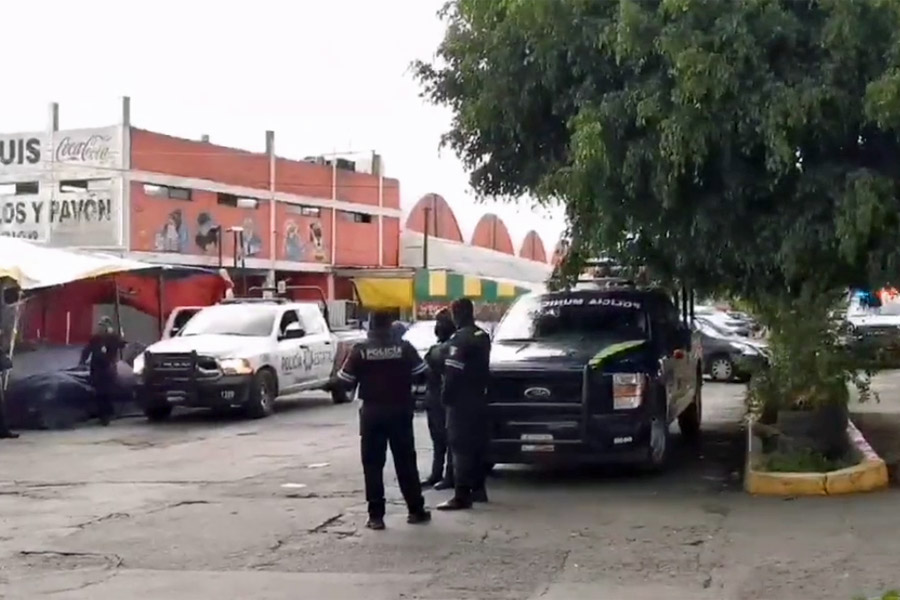 Un muerto y 10 detenidos, saldo de balacera en el mercado Morelos