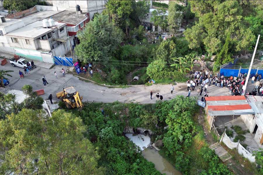 Gobierno municipal va por la rehabilitación del puente de la calle Puebla, en Aparicio