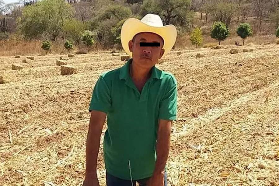 Asesinan a regidor de Acatlán y a sus dos hijos en emboscada