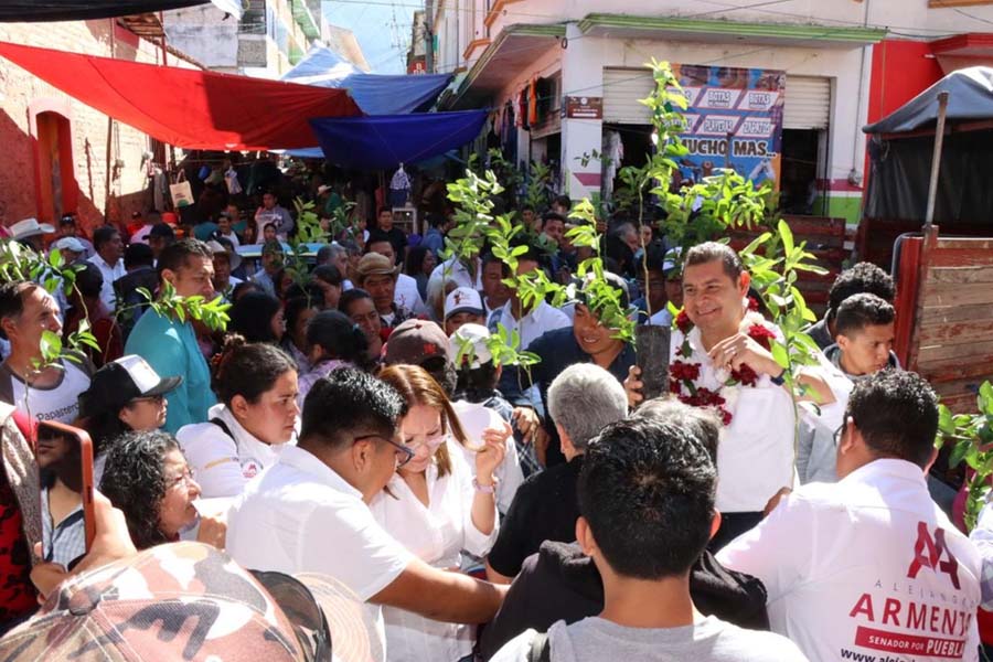 La magia de la Sierra Norte cobija al senador Armenta