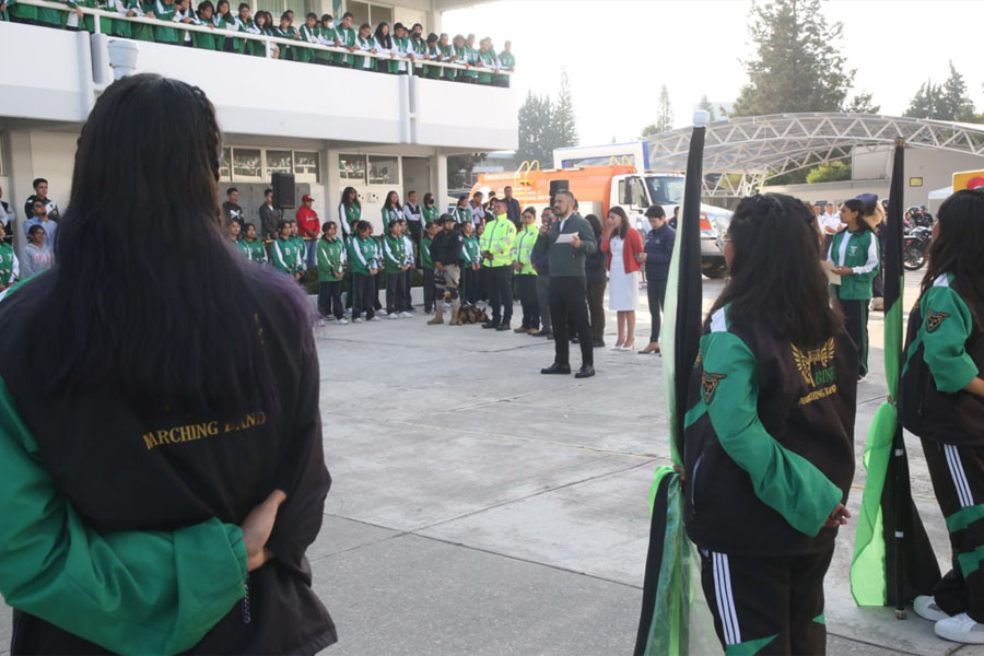 Se fortalece proximidad policial con actividades lúdicas en el bachillerato del BINE