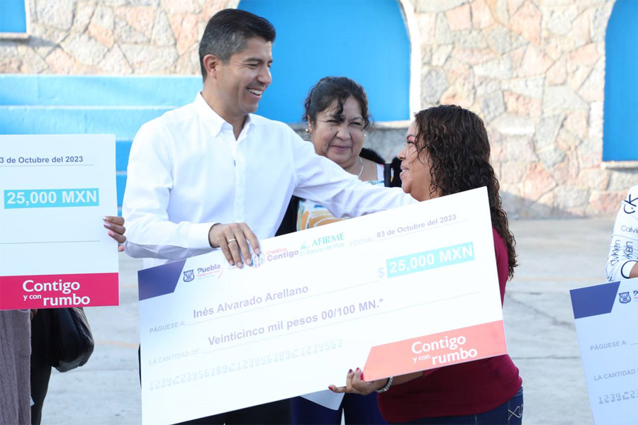 Cinco mil “Créditos Contigo” entregados en Puebla; mujeres las principales beneficiadas